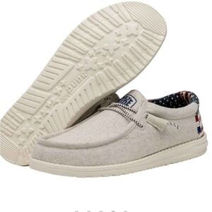 Hey Dude Wally Patriotic Casual Shoes
Men's size 9